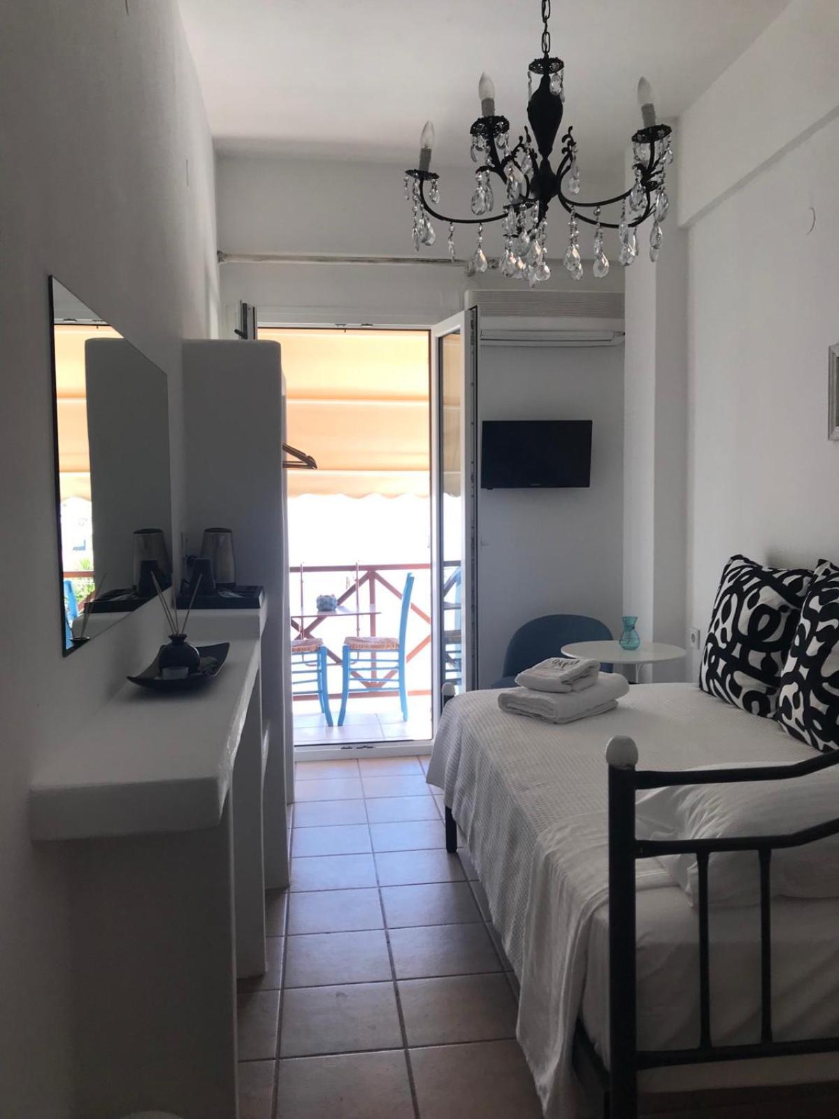 Morpheus Rooms Kini Exterior photo